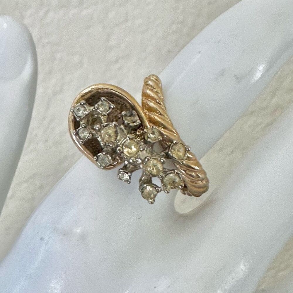 Vintage Gold Tone Cluster Ring with Clear Rhinestones